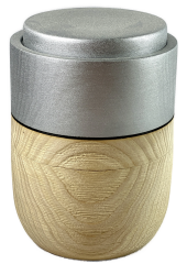 Preview: Tierune aus massivem Lindenholz mit silbernem Deckel